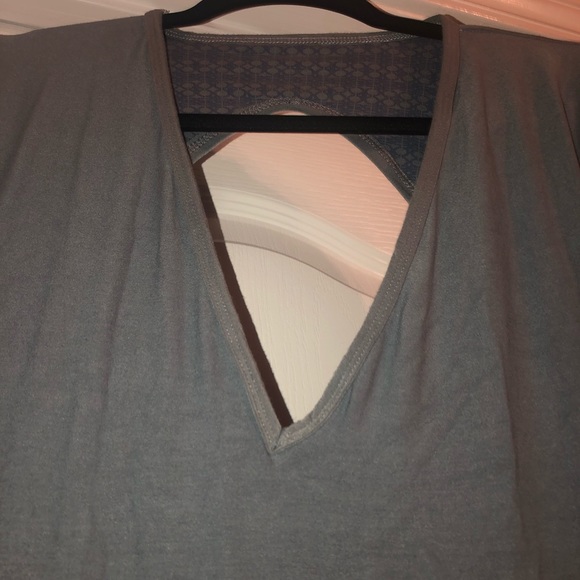 Cut Out Jumpsuit - Picture 4 of 10